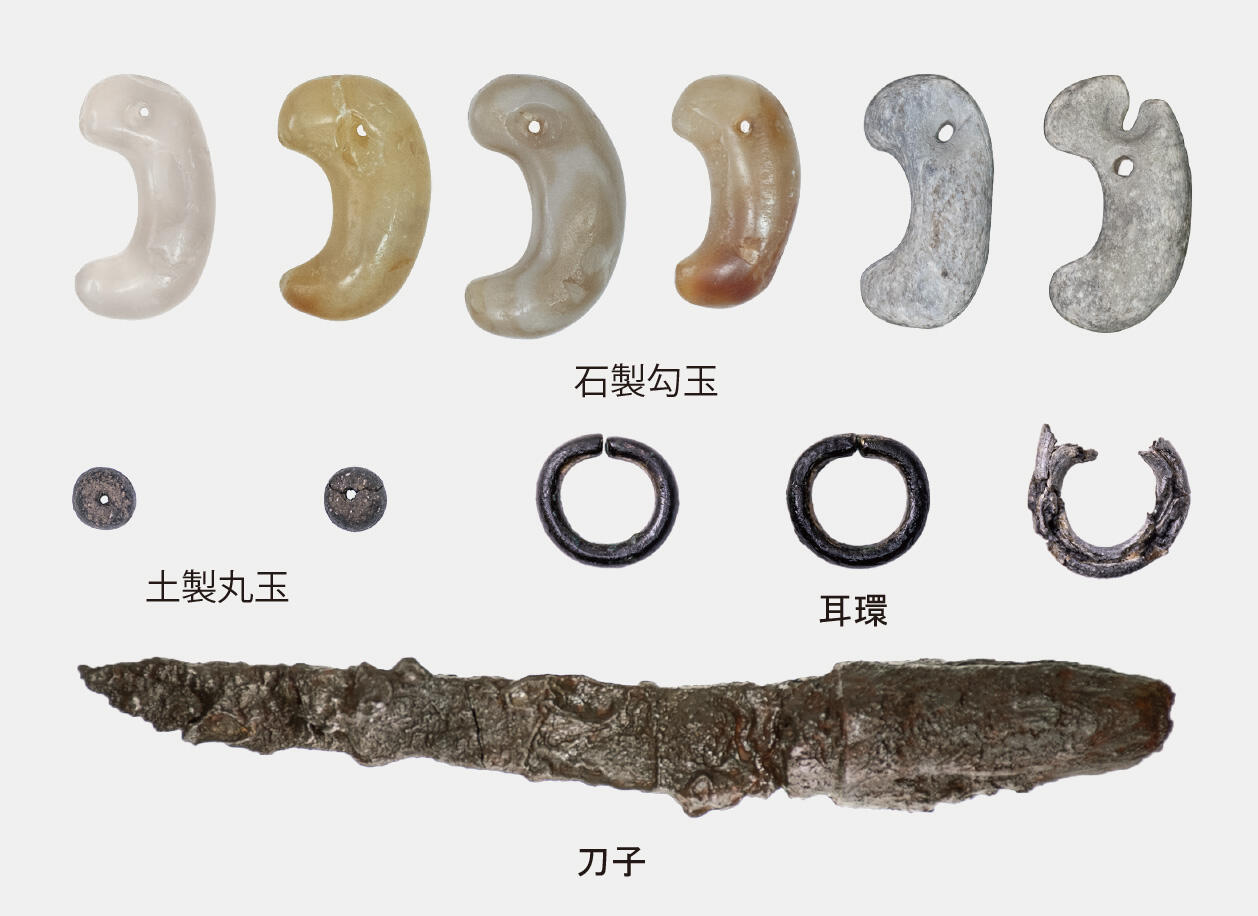 殿山1写真6_18号墓出土の遺物.jpg